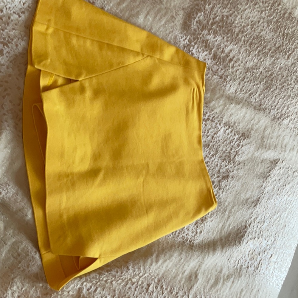 Yellow pantskirt